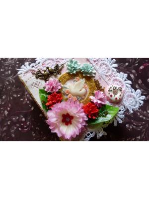 Love and Valentine Themed Mini Scrapbook