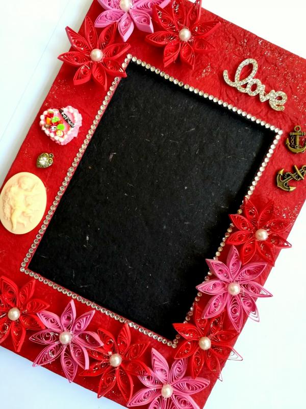 Love theme Quilled Photo Frame image