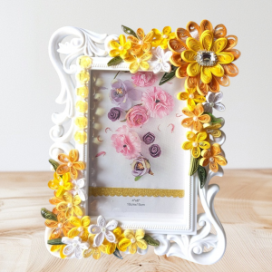 Yellow Quilled Flowers Photo Frame - 4x6 inch photo Yellow Quilled Flowers Photo Frame - 4x6 inch photo