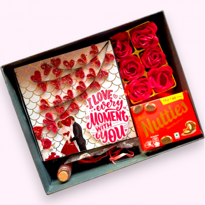 Love themed Hamper Box 