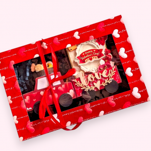 Cute Valentine Truck with Mini scrapbook