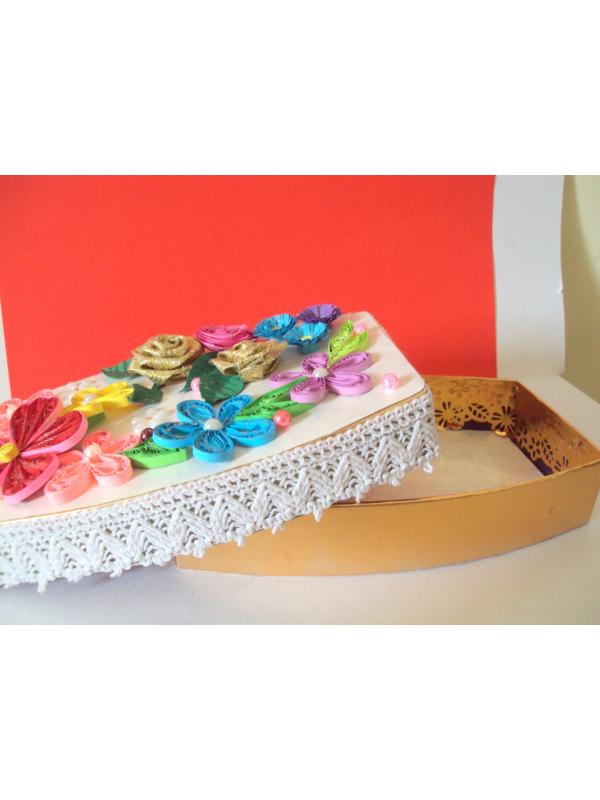 Multicolor Flowers Quilled Decorated Gift Box image