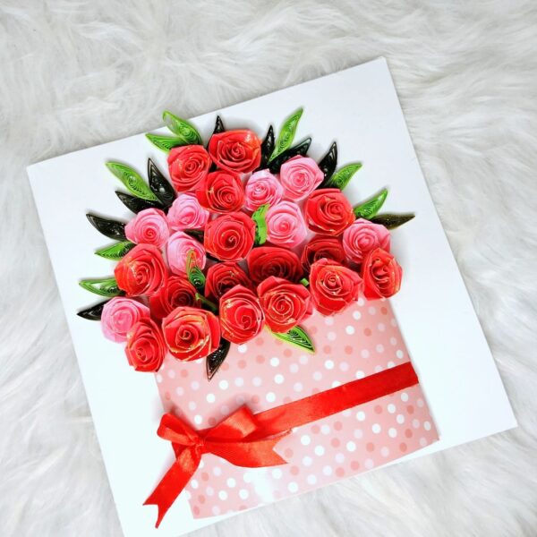 IMG20220823210305 Luxury Quilled greeting card in box - Red Roses