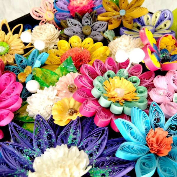 IMG20220918190028 Quilled flower Home decor tray