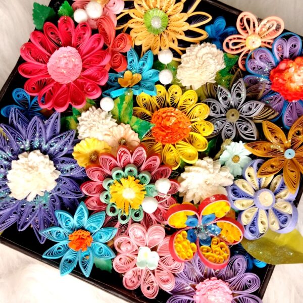 IMG20220918190113 Quilled flower Home decor tray