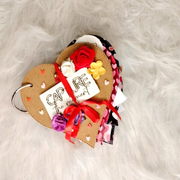 IMG20221101104925 Heart shaped mini scrapbook