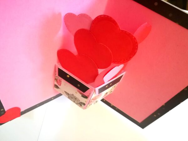 Love Pop up Hearts Greeting card image Love Pop up Hearts Greeting card image