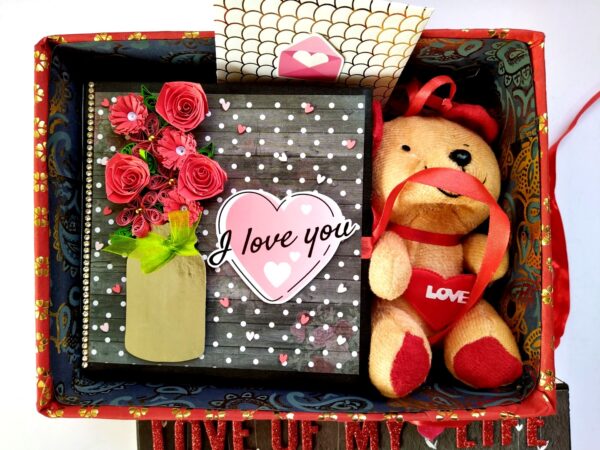 Handmade Love Hamper - VALHAM2 image Handmade Love Hamper - VALHAM2 image