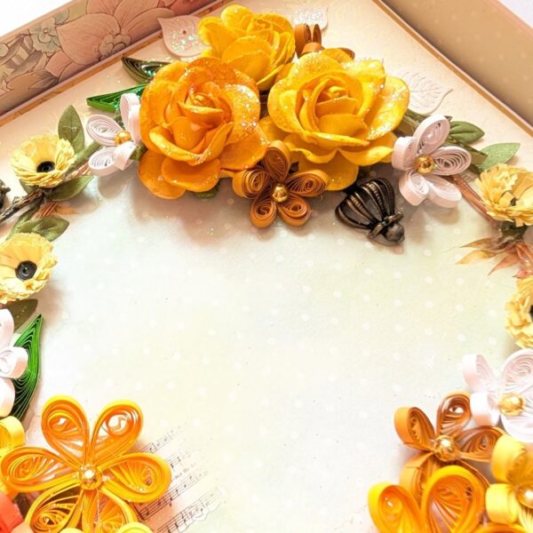 PXL_20251115_071818343 Yellows Quilled Greeting card with Light and Box