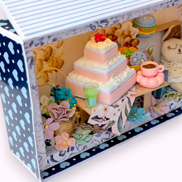 Quilled Birthday Box with Miniature setup